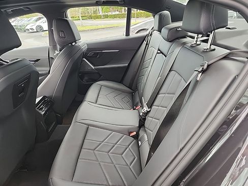 Used 2025 BMW i5 eDrive40i image 19