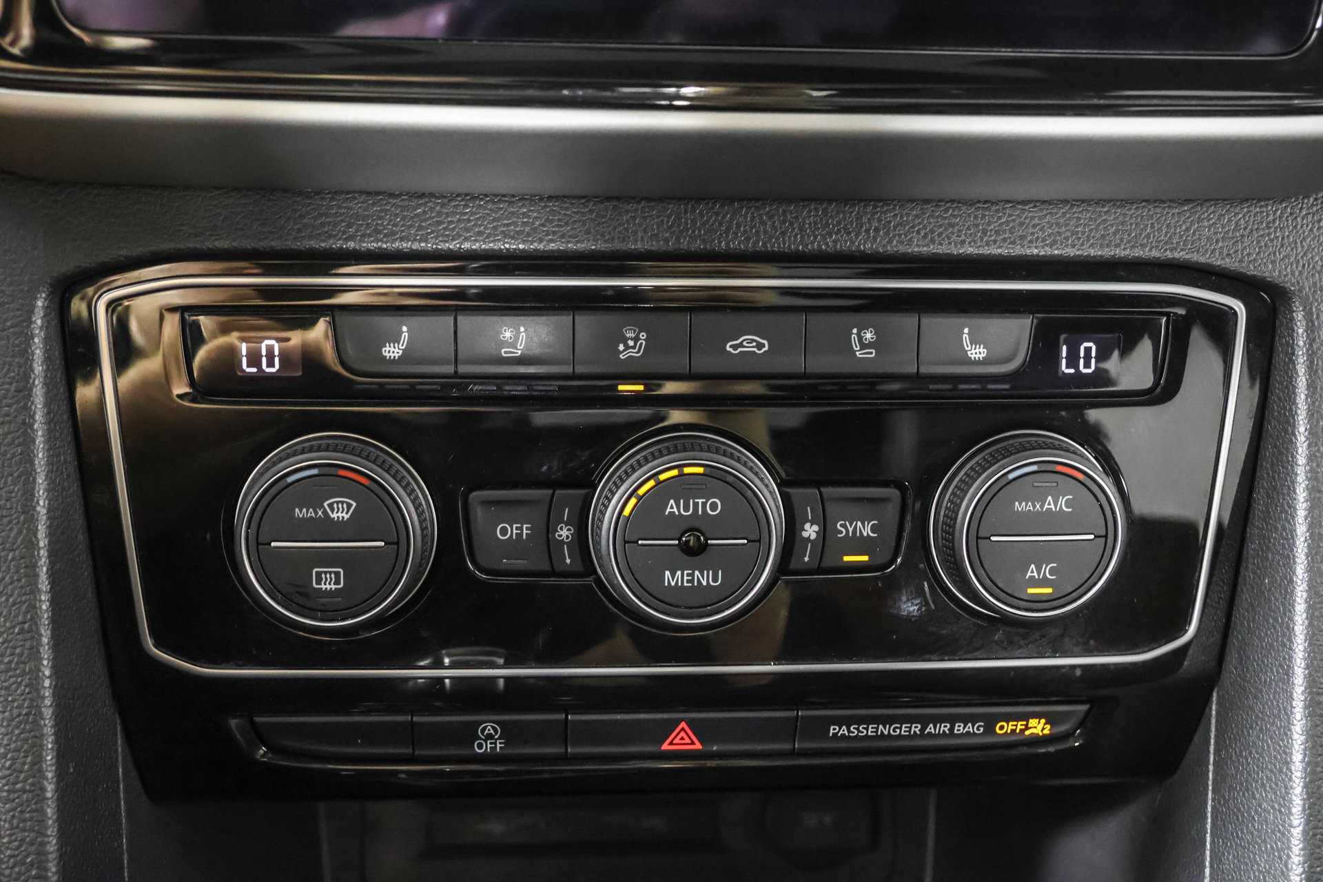 Used 2022 Volkswagen Atlas Cross Sport SEL Premium R-Line AWD/4WD image 30