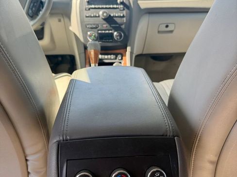 Used 2012 Buick Enclave Leather AWD/4WD image 26