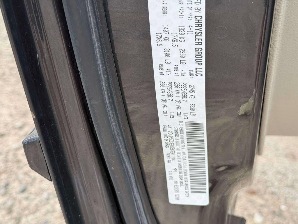 Used 2011 Dodge Grand Caravan Crew FWD image 16
