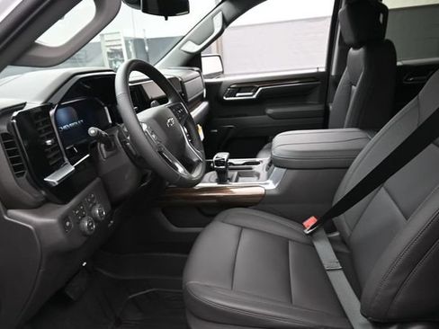 New 2026 Chevrolet Silverado 1500 RST w/ Safety Package AWD/4WD image 8