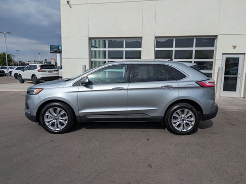 Used 2022 Ford Edge Titanium w/ Equipment Group 301A AWD/4WD image 10