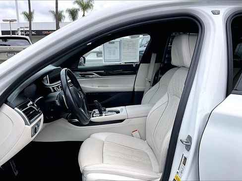 Used 2022 BMW 750i xDrive w/ Executive Package AWD/4WD image 14