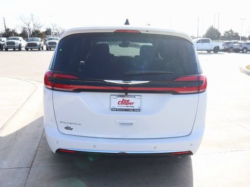 New 2026 Chrysler Pacifica Select FWD image 22