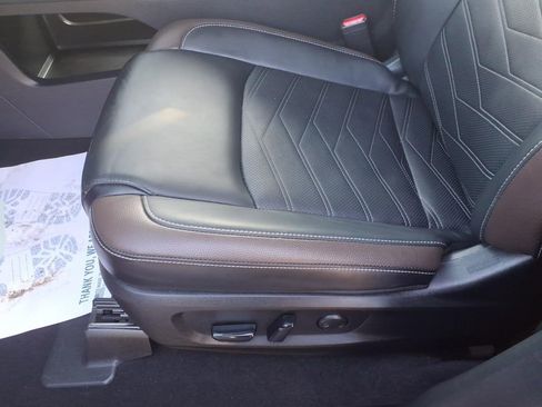 Used 2024 Nissan Pathfinder Platinum w/ Cargo Package image 12