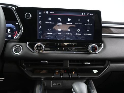 Used 2024 GMC Canyon Elevation image 19