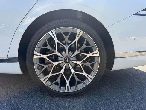 Used 2025 Genesis G90 3.5T image 14