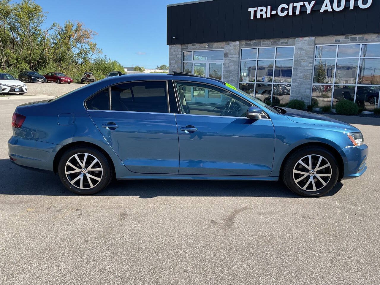 Used 2017 Volkswagen Jetta SE FWD image 9