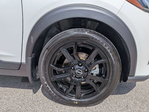Used 2024 Nissan Kicks SR w/ SR Premium Package FWD image 12