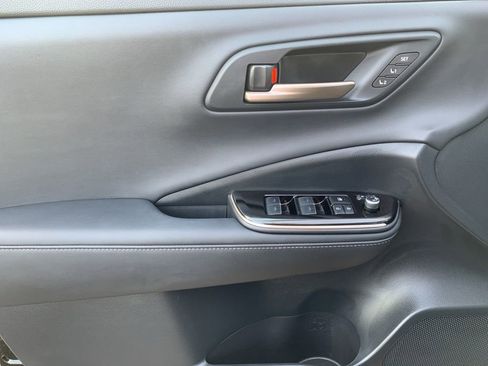 Used 2025 Toyota Crown Signia image 11