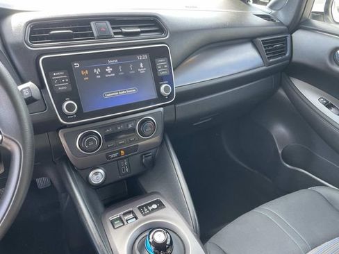 Certified 2022 Nissan Leaf S image 20