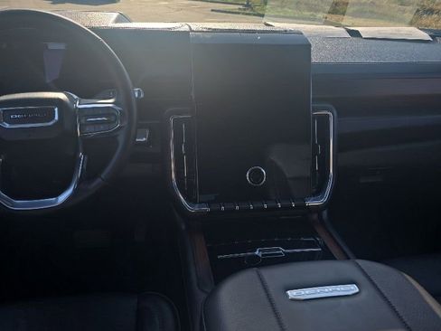 Used 2025 GMC Yukon XL Denali AWD/4WD image 7