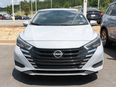 Used 2025 Nissan Versa SV w/ Trunk Package FWD image 2
