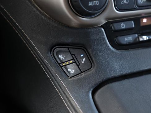 Used 2017 GMC Yukon XL Denali RWD image 34