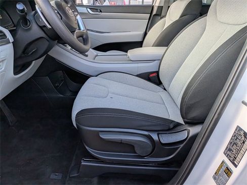 Used 2023 Hyundai Palisade SE image 11