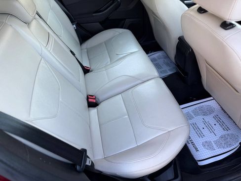 Used 2016 Ford Focus Titanium FWD image 16