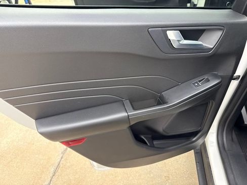 Used 2023 Ford Escape ST-Line w/ Tech Pack #1 AWD/4WD image 9