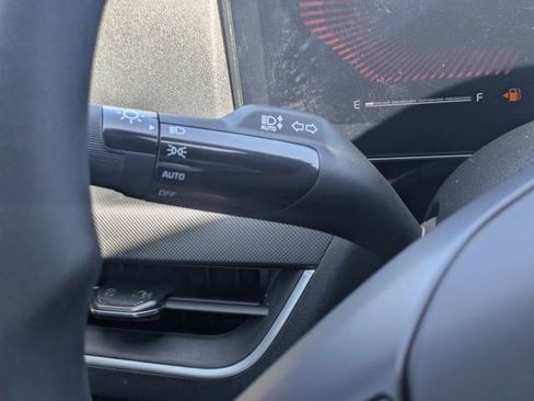 Used 2025 Kia K4 FWD image 23