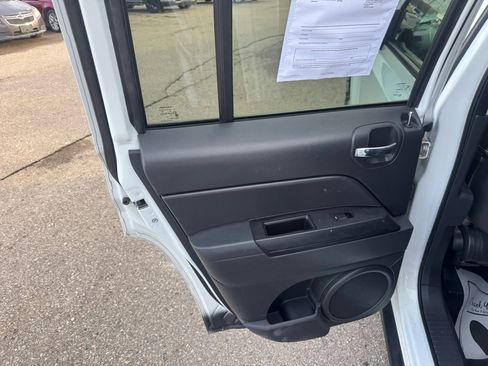 Used 2015 Jeep Patriot Sport image 13