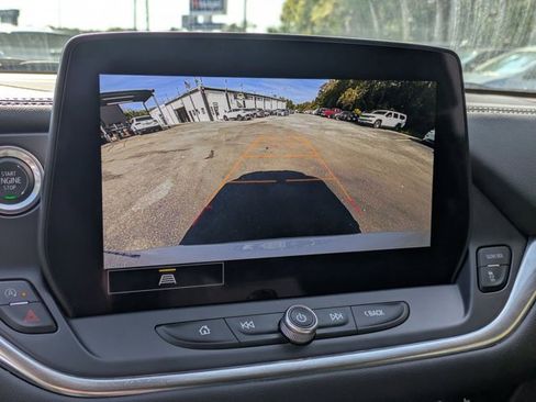 Used 2025 Chevrolet Blazer LT image 17