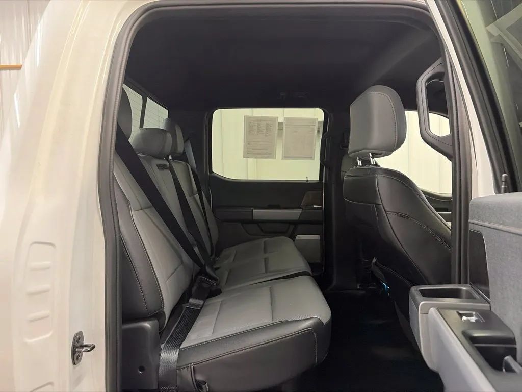Used 2022 Ford F150 Lightning Lariat AWD/4WD image 19