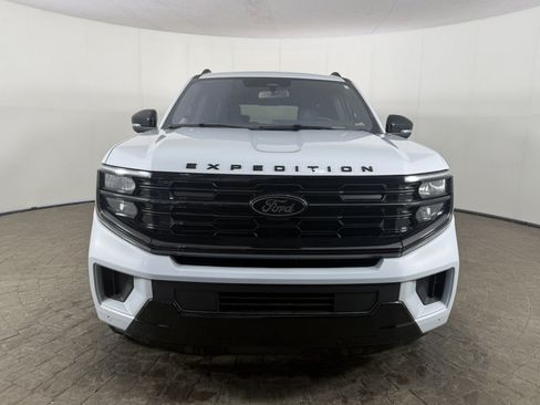 Used 2025 Ford Expedition Max Platinum w/ Stealth Appearance Package AWD/4WD image 2