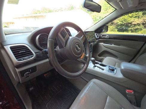 Used 2013 Jeep Grand Cherokee Laredo AWD/4WD image 16