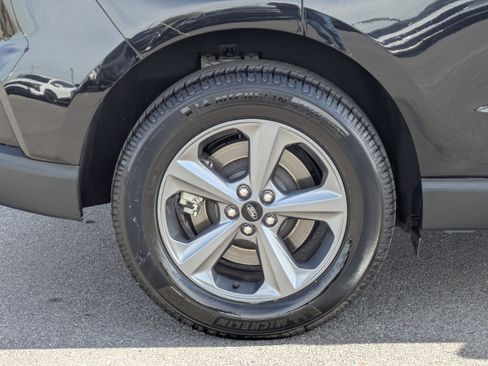 Used 2022 Ford Edge SEL w/ Sport Appearance Package image 9