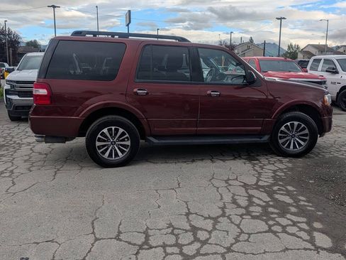 Used 2017 Ford Expedition XLT AWD/4WD image 6
