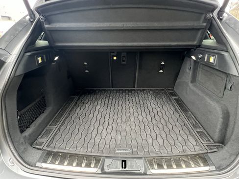 Certified 2025 Jaguar F-PACE R-Dynamic S image 33