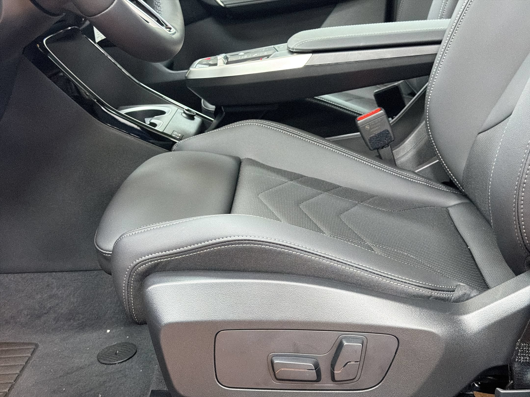 Used 2026 BMW X1 xDrive28i w/ Technology Package AWD/4WD image 13