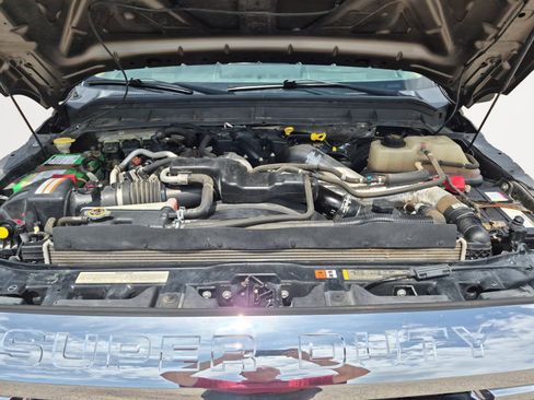 Used 2015 Ford F250 XLT w/ XLT Premium Package AWD/4WD image 25