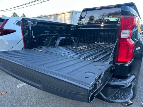 Used 2020 Chevrolet Silverado 1500 Custom w/ Custom Value Package image 11