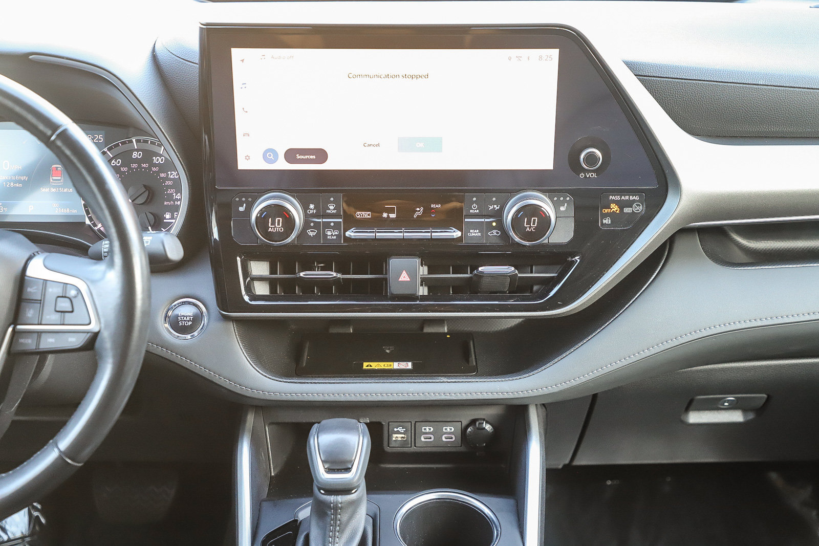 Used 2023 Toyota Highlander XLE FWD image 13
