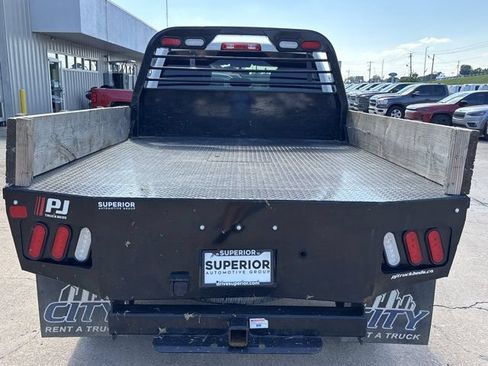 Used 2024 RAM 2500 Tradesman w/ Chrome Appearance Group AWD/4WD image 4