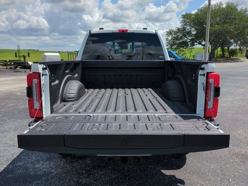 New 2026 Ford F250 Platinum w/ FX4 Off-Road Package AWD/4WD image 13