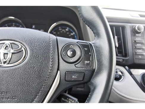 Used 2016 Toyota RAV4 XLE w/ Convenience Package FWD image 19
