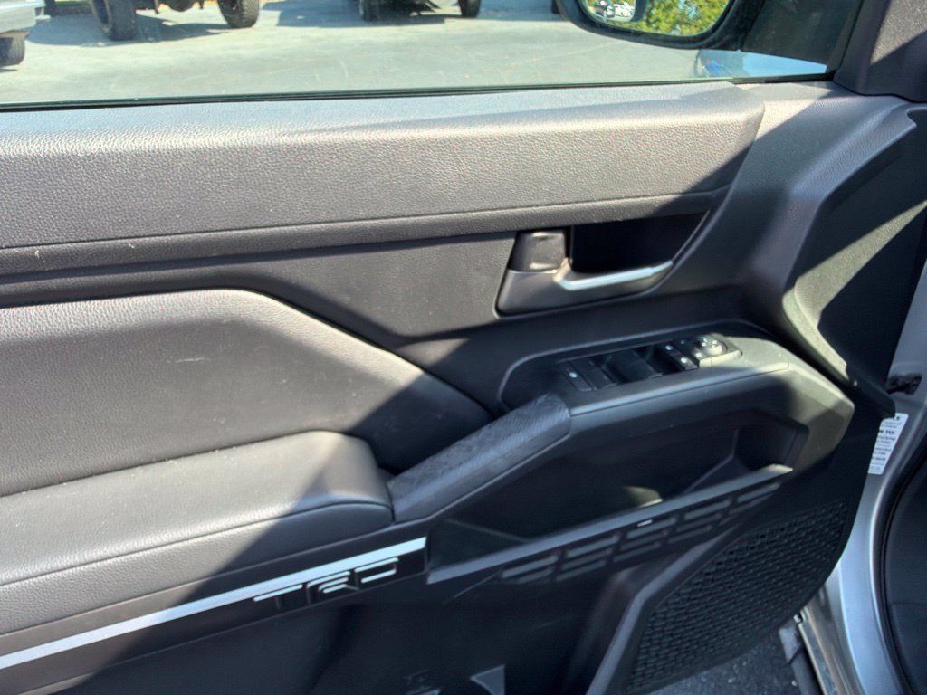 Used 2025 Toyota Tacoma TRD Off-Road AWD/4WD image 9