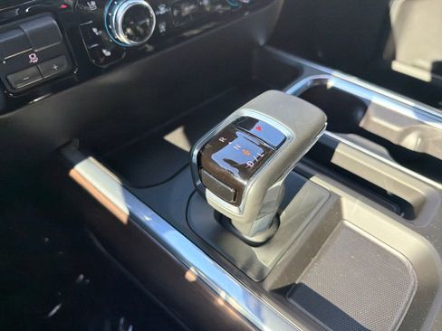 New 2026 GMC Sierra 1500 SLT w/ SLT Premium Package image 17