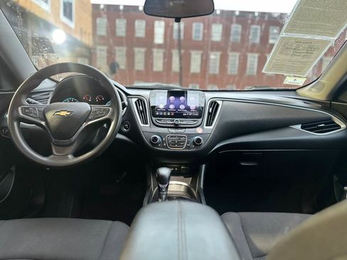 Used 2022 Chevrolet Malibu LT image 24