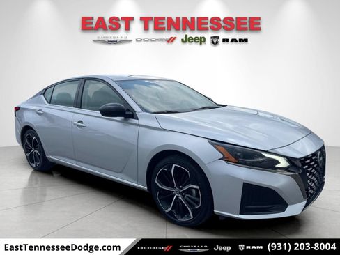 Used 2024 Nissan Altima 2.5 SR FWD image 1