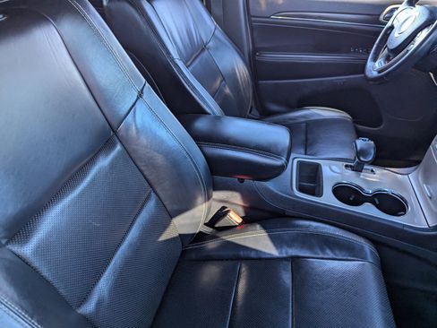 Used 2015 Jeep Grand Cherokee Limited w/ Luxury Group II image 10