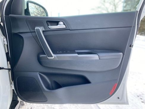 Used 2017 Kia Sportage LX w/ LX Popular Package image 9