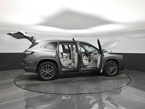 New 2026 Buick Enclave Avenir w/ Super Cruise Package AWD/4WD image 41