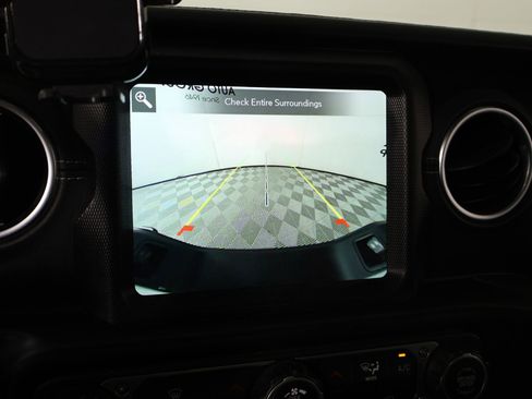 Used 2022 Jeep Gladiator Overland w/ Popular Equipment Package AWD/4WD image 6