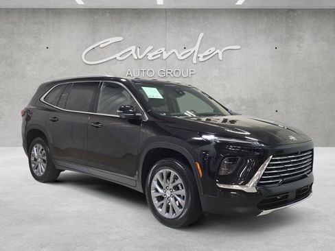 Used 2025 Buick Enclave Preferred image 2