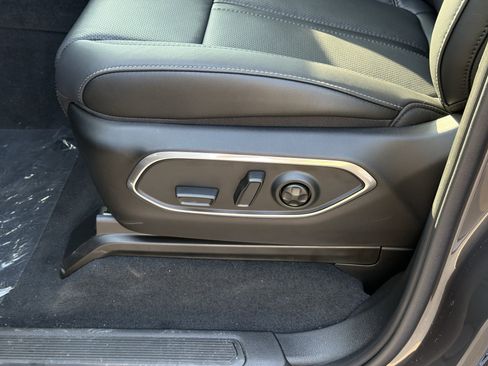 New 2025 Jeep Wagoneer L Series II image 13