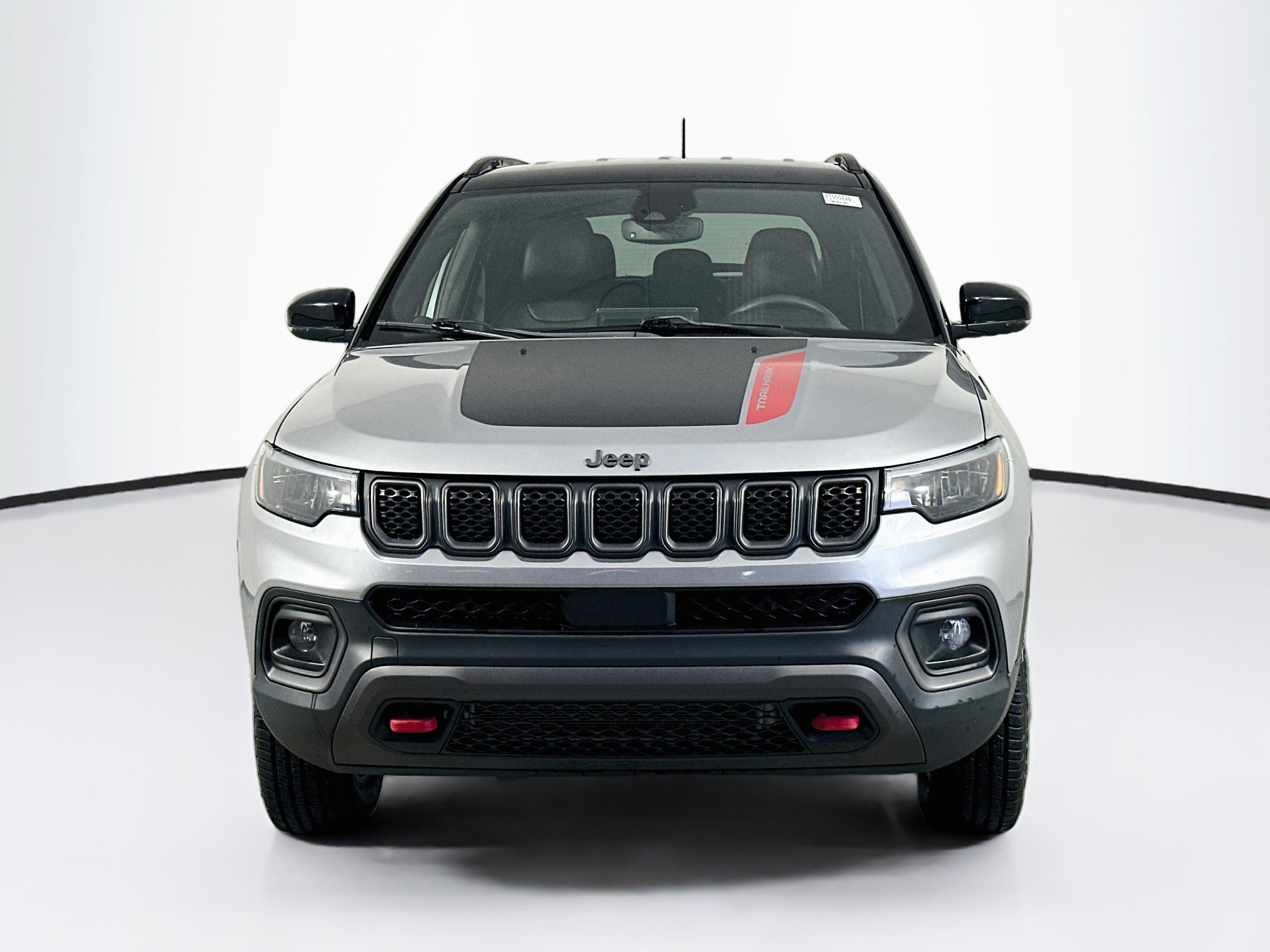 Used 2023 Jeep Compass Trailhawk AWD/4WD image 2