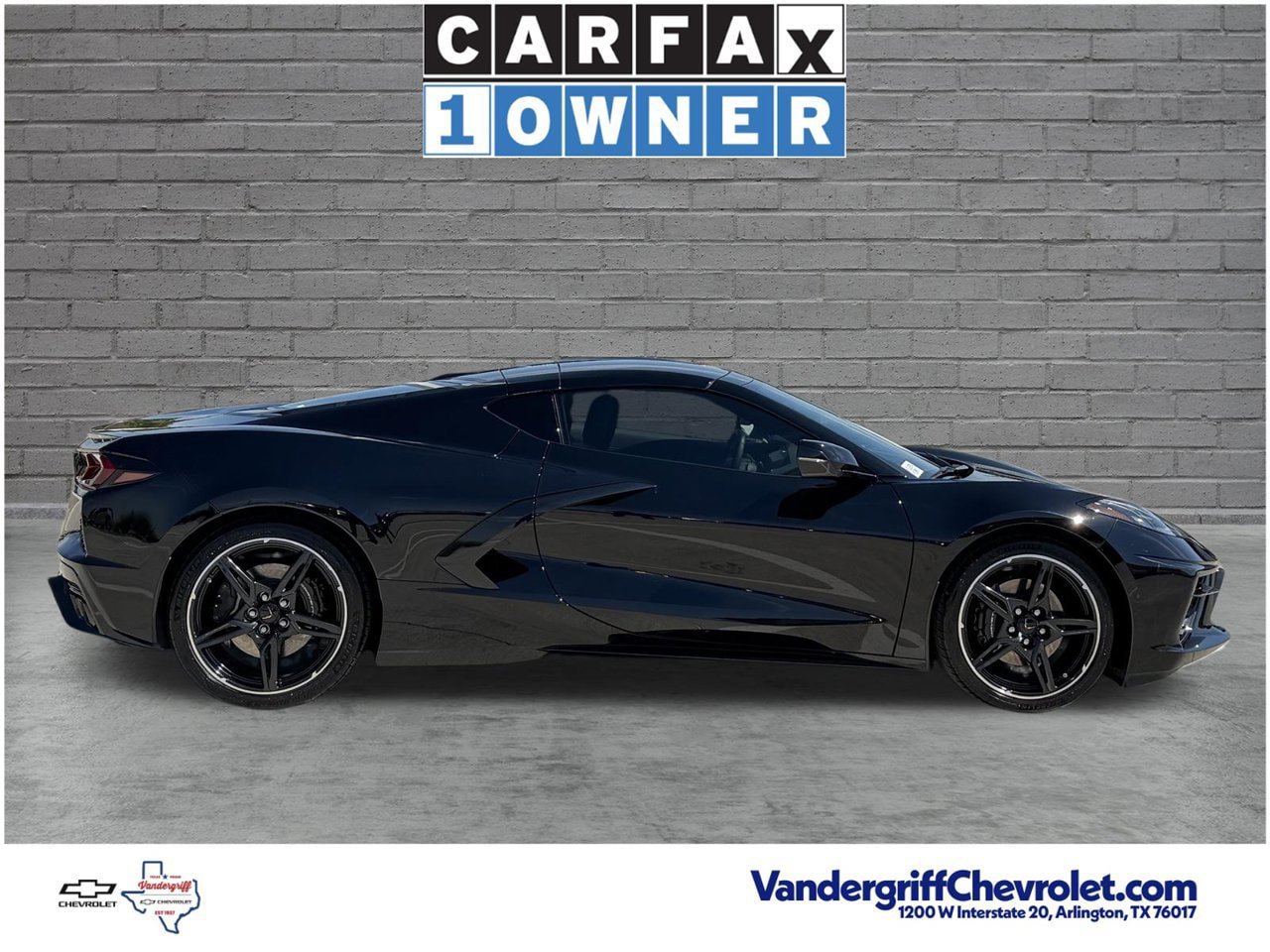 Used 2024 Chevrolet Corvette Stingray Coupe w/ 1LT RWD image 3