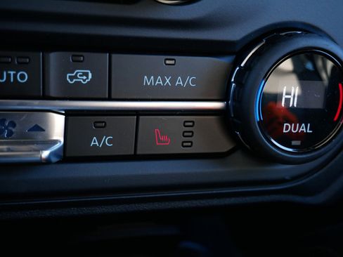 Used 2025 Ford Bronco Big Bend w/ Black Diamond Package image 32